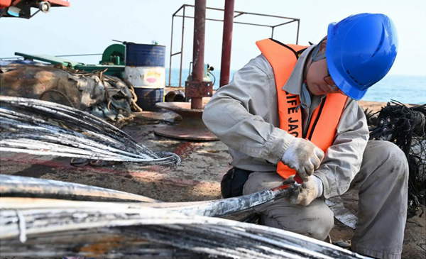 repair undersea optical cable