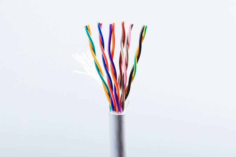Difference entre le cable electrique et le cable fibre optique - % ZMS kV  Cable.