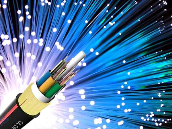 Difference entre le cable electrique et le cable fibre optique